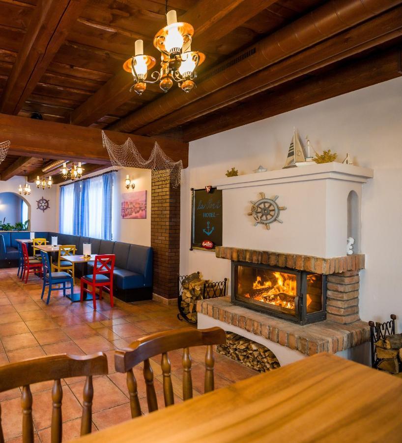 La Port Hotel Znojmo Kültér fotó